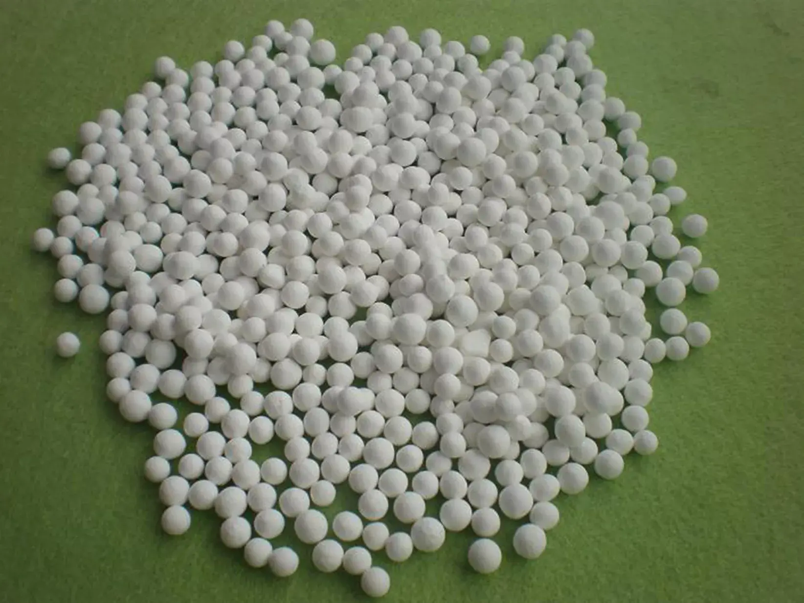 What is the Hardness of Ceramic Alumina Balls?